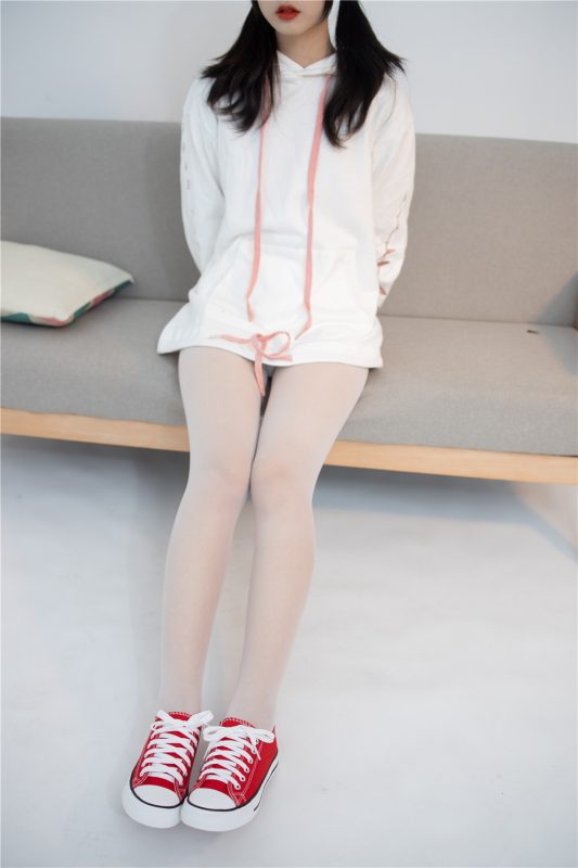 【在线看】JKFUN-040《红色帆布鞋定制》13D白丝 小夜 [50P1V05’21”]-维密网-全网首发微密圈美女写真