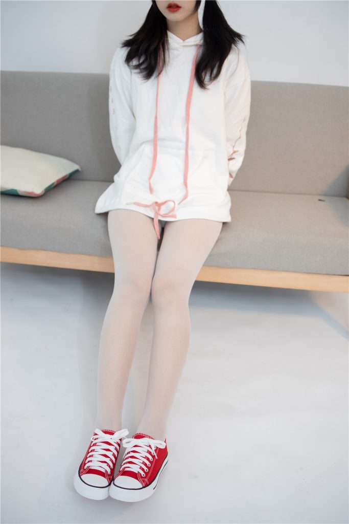 【在线看】JKFUN-040《红色帆布鞋定制》13D白丝 小夜 [50P1V05’21”]-维密网-全网首发微密圈美女写真