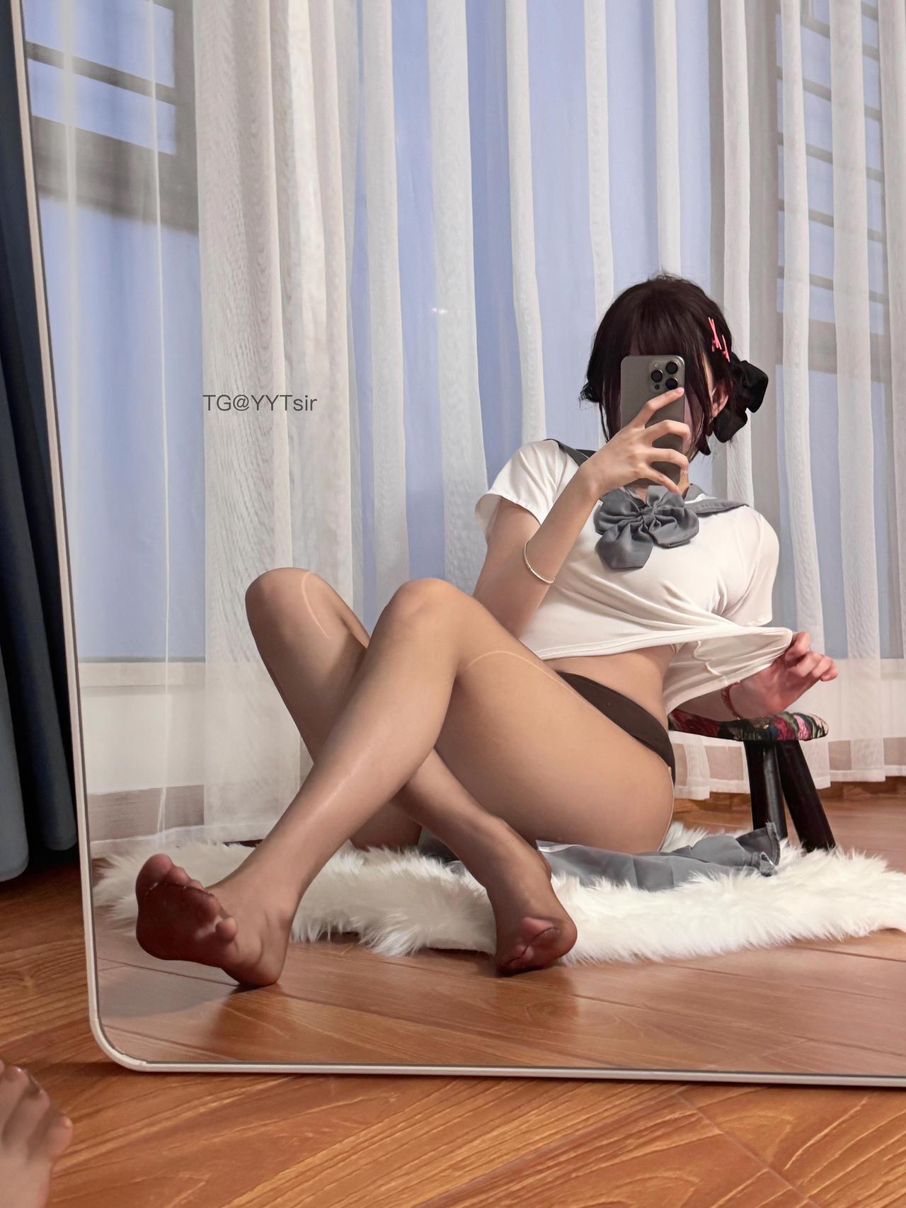 图片[1]-【在线看】抖音 是只小甜宠 铁粉空间 NO.003期 【9P1V】 - WEIME-写真网-WEIME-写真网