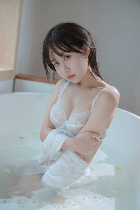 【在线看】萌芽儿o0 NO.005 浴缸 [72P1.76G]-维密网-全网首发微密圈美女写真