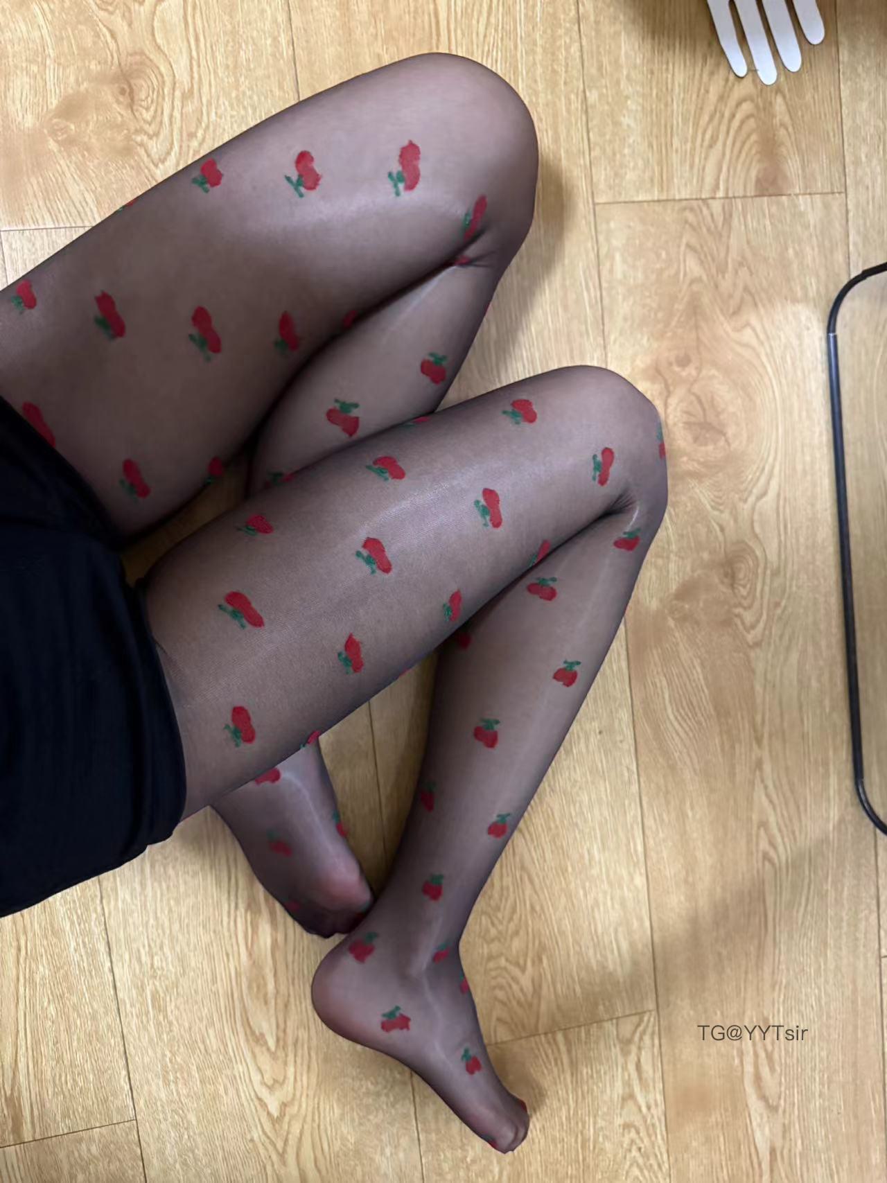 图片[1]-【在线看】抖音 波子酒 铁粉空间 NO.005期 【7P6V】 - WEIME-写真网-WEIME-写真网