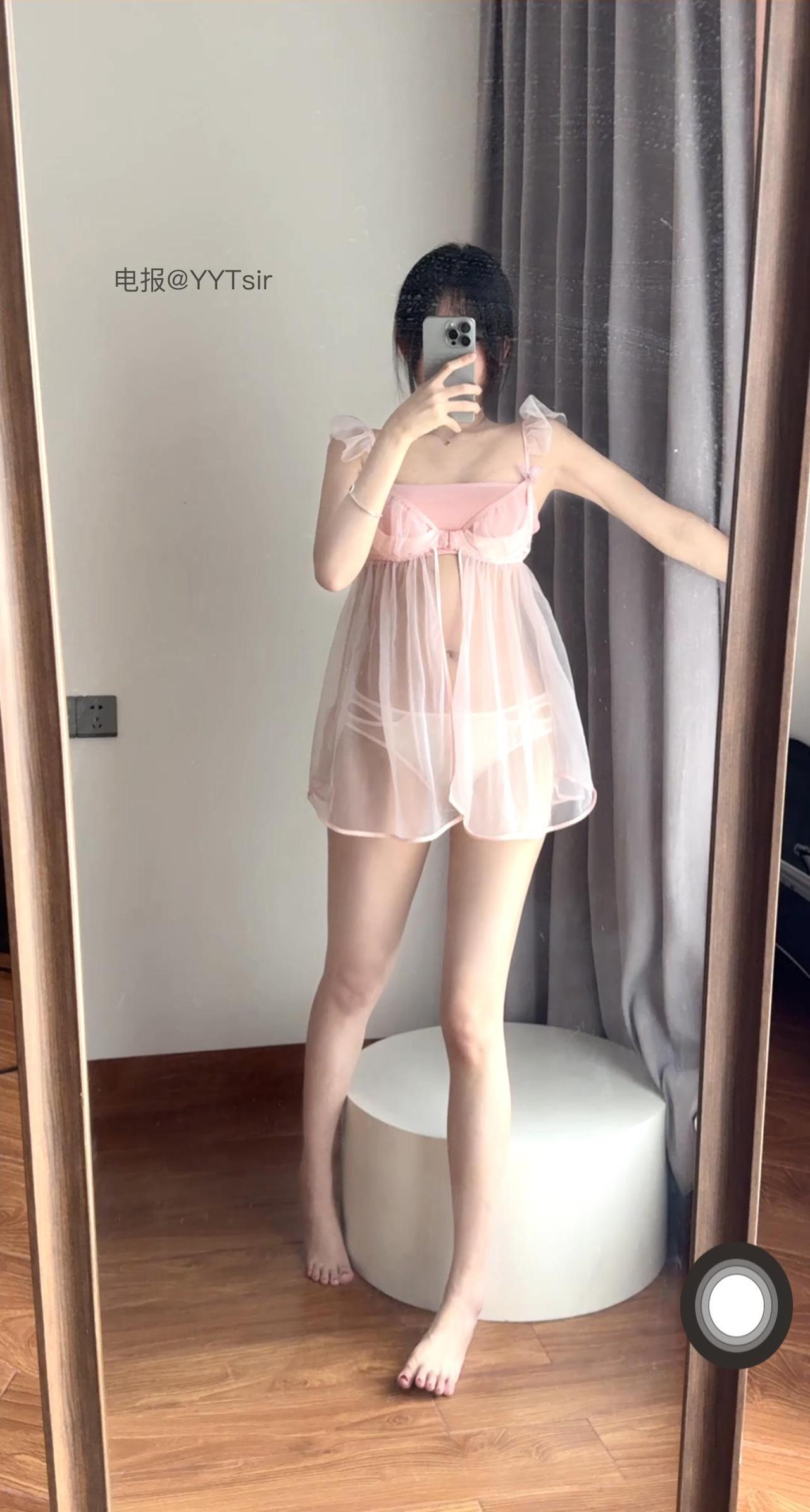 图片[1]-【在线看】抖音 是只小甜宠 铁粉空间 NO.002期 【10P6V】 - WEIME-写真网-WEIME-写真网