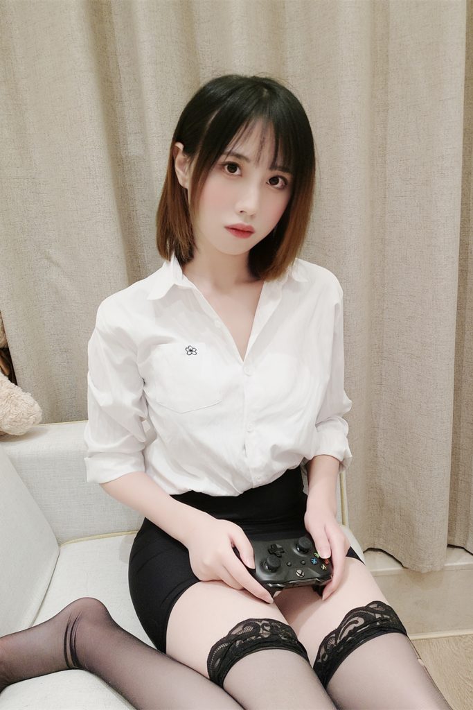 【在线看】念雪 – OL 系列 [20P75M]-维密网-全网首发微密圈美女写真