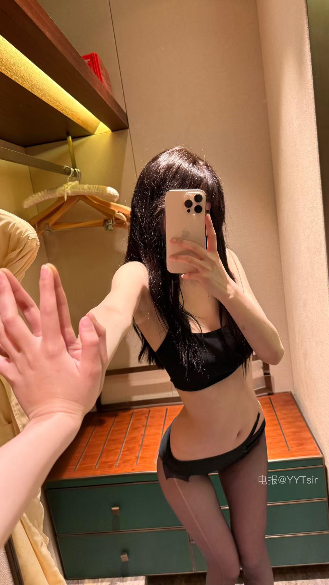 图片[1]-【在线看】抖音 一只香 铁粉空间 NO.013期 【12P12V】 - WEIME-写真网-WEIME-写真网