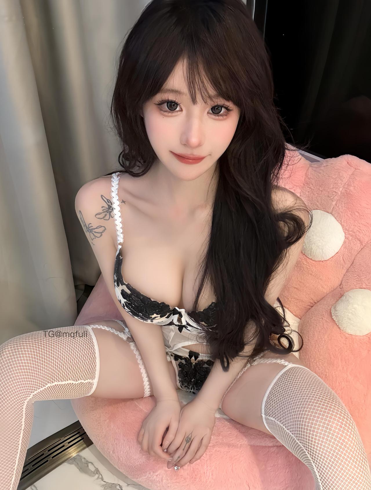 图片[1]-【在线看】抖音 超蓝布罗莉 铁粉空间 NO.018期 【12P】 - WEIME-写真网-WEIME-写真网