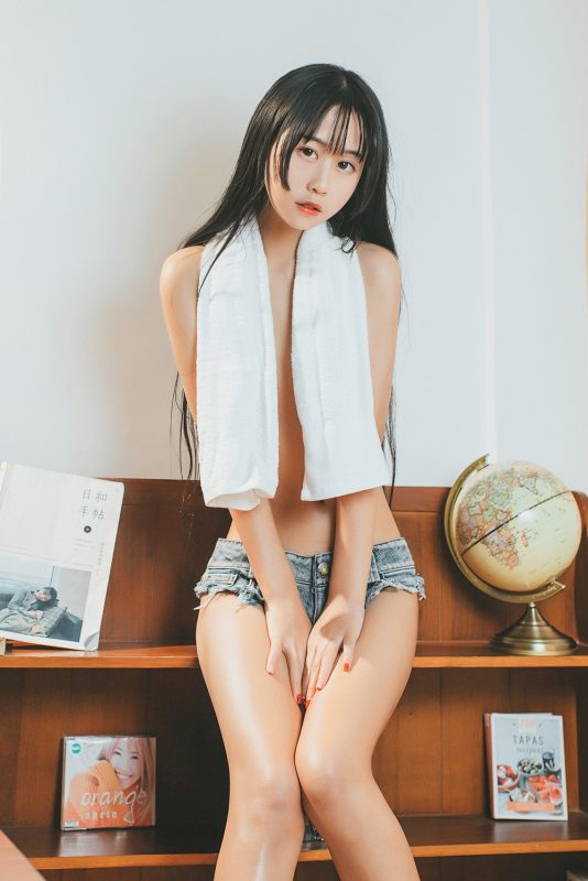 【在线看】萌芽儿o0 NO.011 少女午后 [40P569M]-维密网-全网首发微密圈美女写真