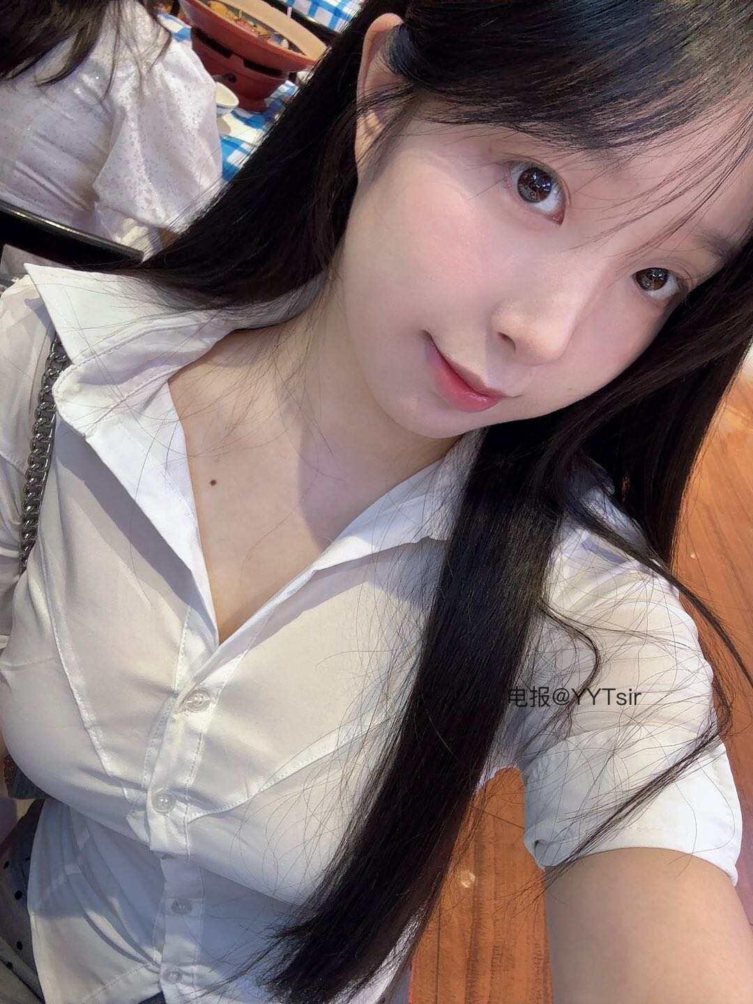 图片[1]-【在线看】抖音 小凝 岛遇 NO.001期 【18P1V】 - WEIME-写真网-WEIME-写真网